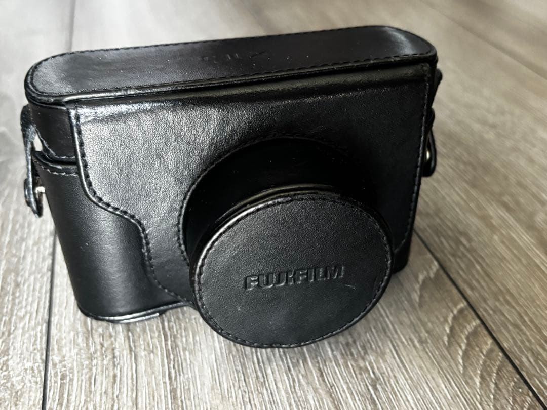 Fujifilm X10 コンパクトデジタルカメラ