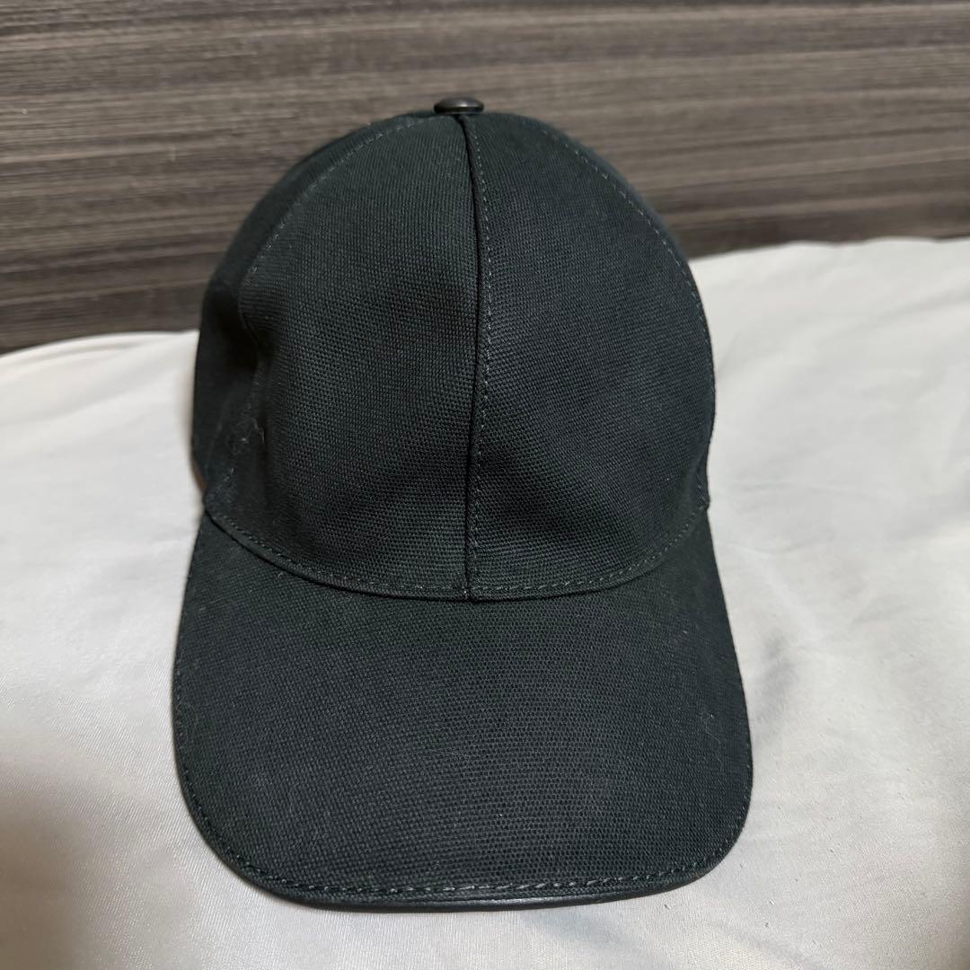 GUCCI ベースボールキャップ　ユニセックス Mサイズ 黒 無印 ロゴ