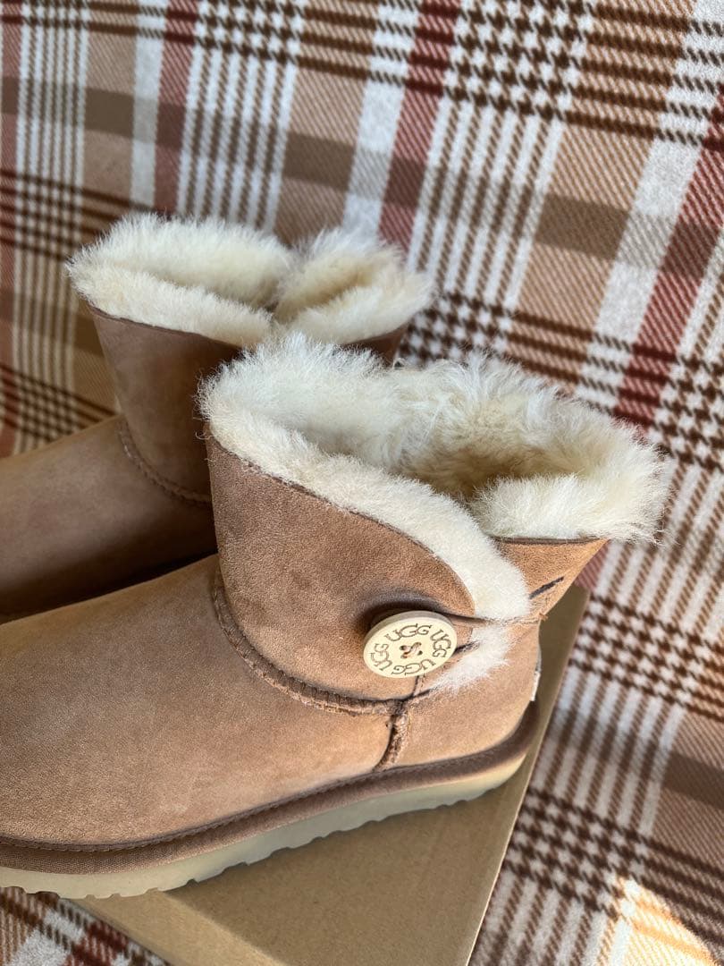 UGG ムートンブーツ　新品未使用品　24cm
