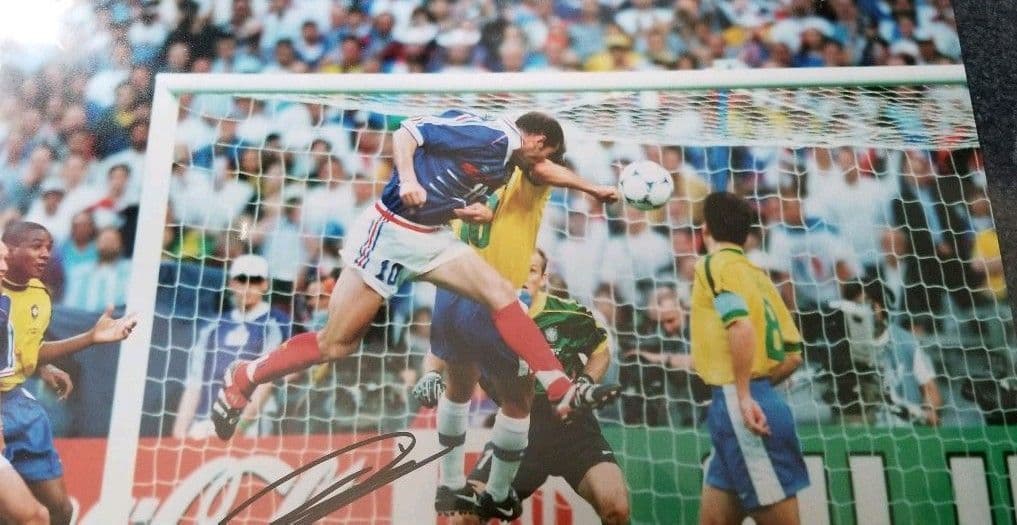 ジネディーヌ・ジダン　直筆サイン　写真　サイン　ジネディーヌ・ヤジッド・ジダン