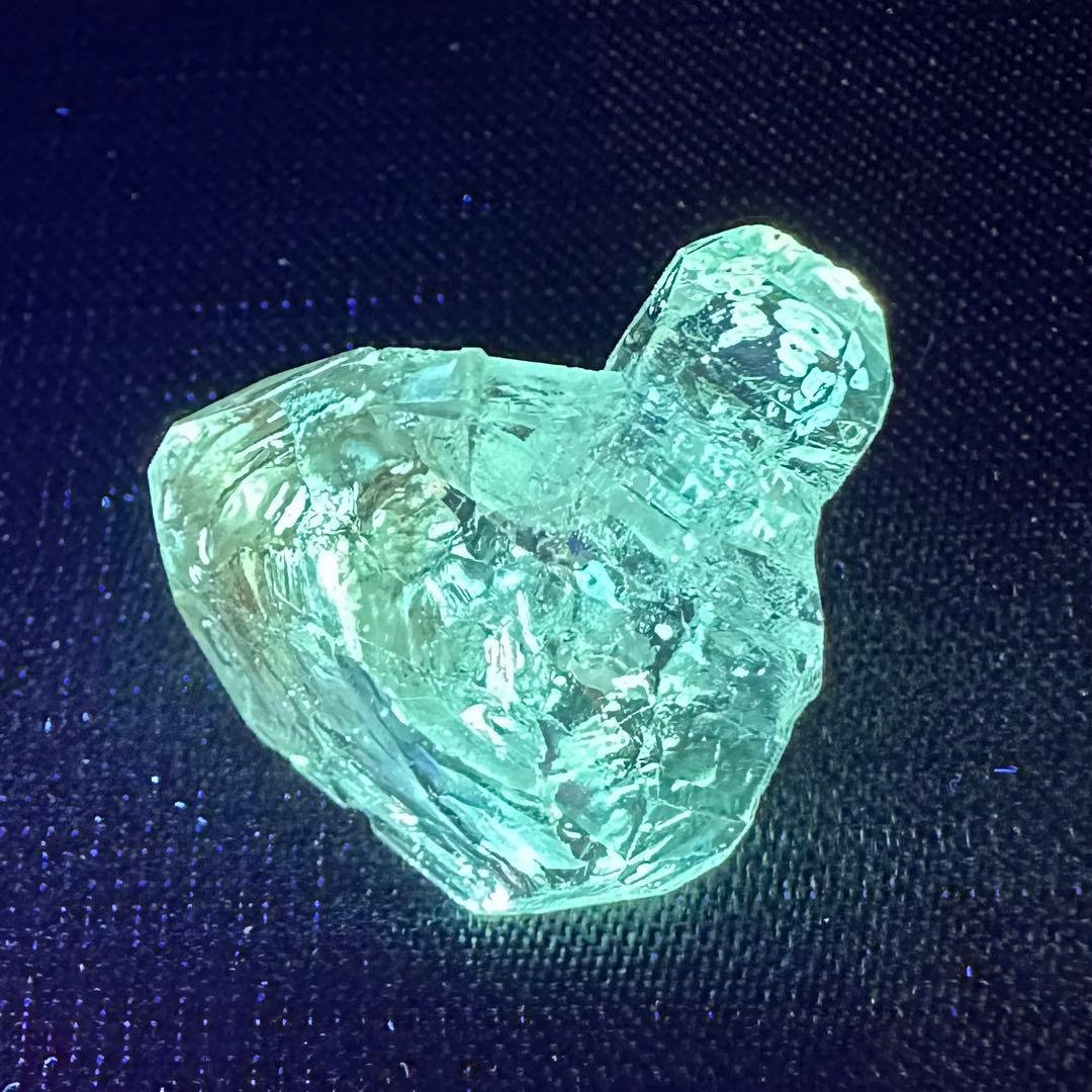 蛍光も！！　オイルイン　ハーキマーダイヤモンド　原石