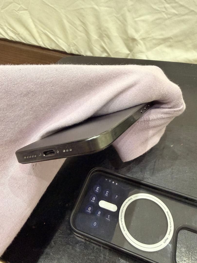 美品iPhone15Pro ブラックチタニウム256GB本体 カバー フィルム付