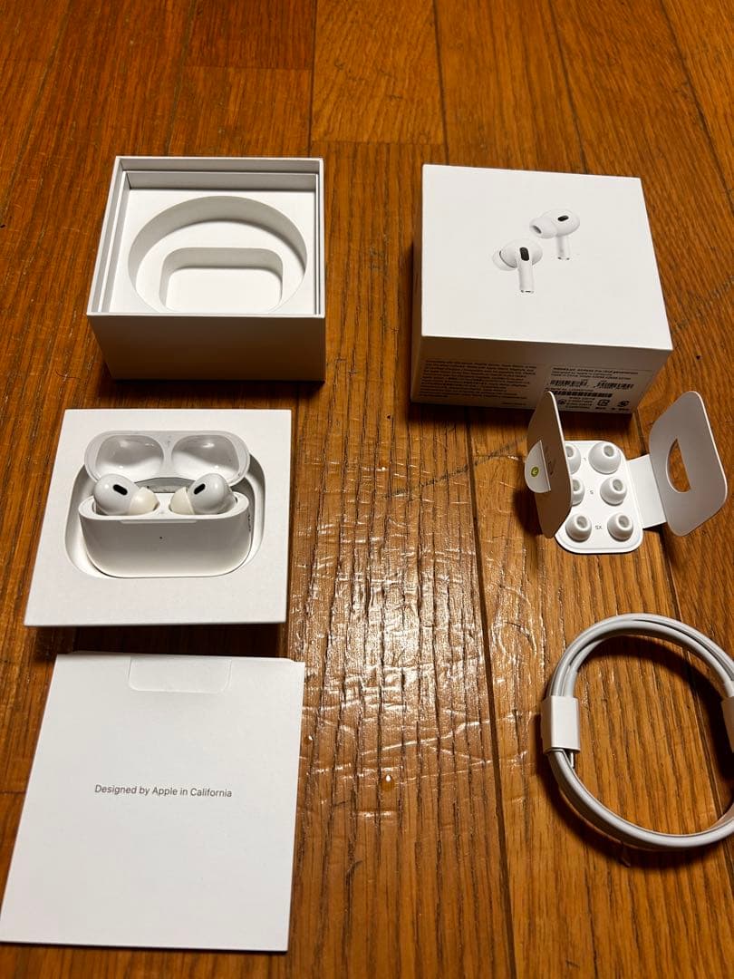 AirPods Pro (第2世代) 本体　正規品　ライトニング付き　付属品完備