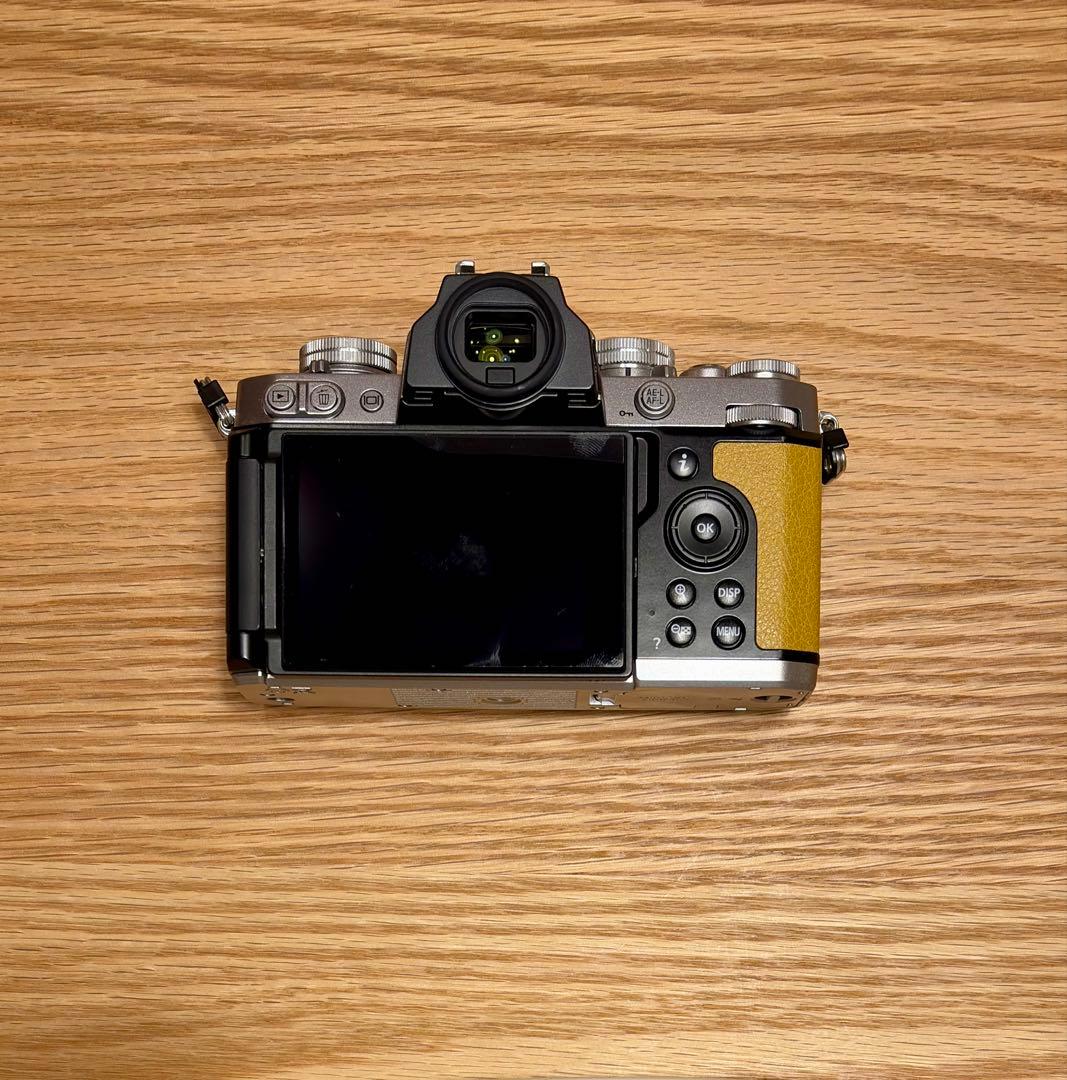 Nikon Zfc 16-50VRレンズキット カスタム外装 単焦点レンズ付属