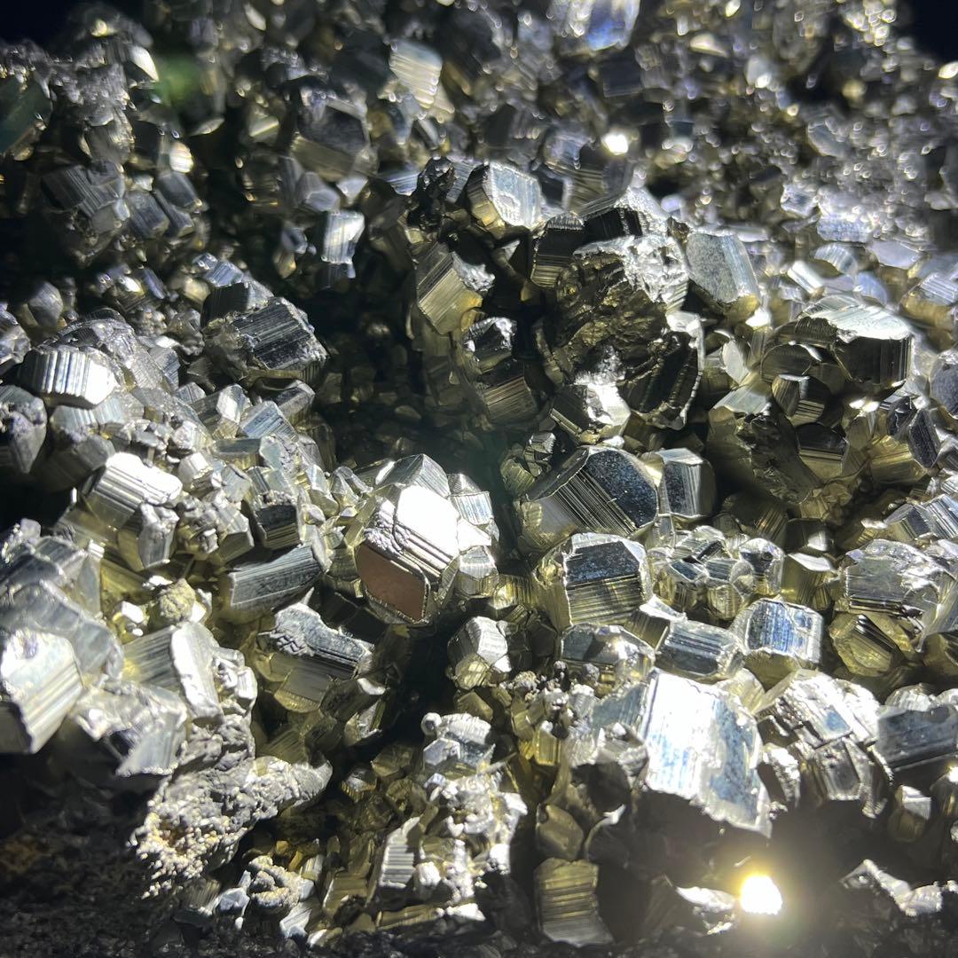 金ピカ 極大15.59kg✨ゴールドの輝き✨邪気祓い、金運招来✨パイライト 原石