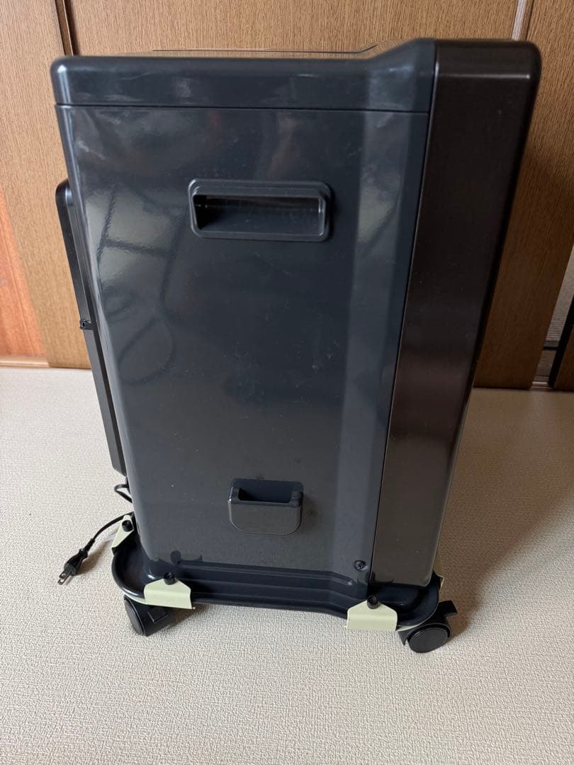 ★ プレミアムエディション 移動に便利なキャスター付　石油ファンヒーター送料込★