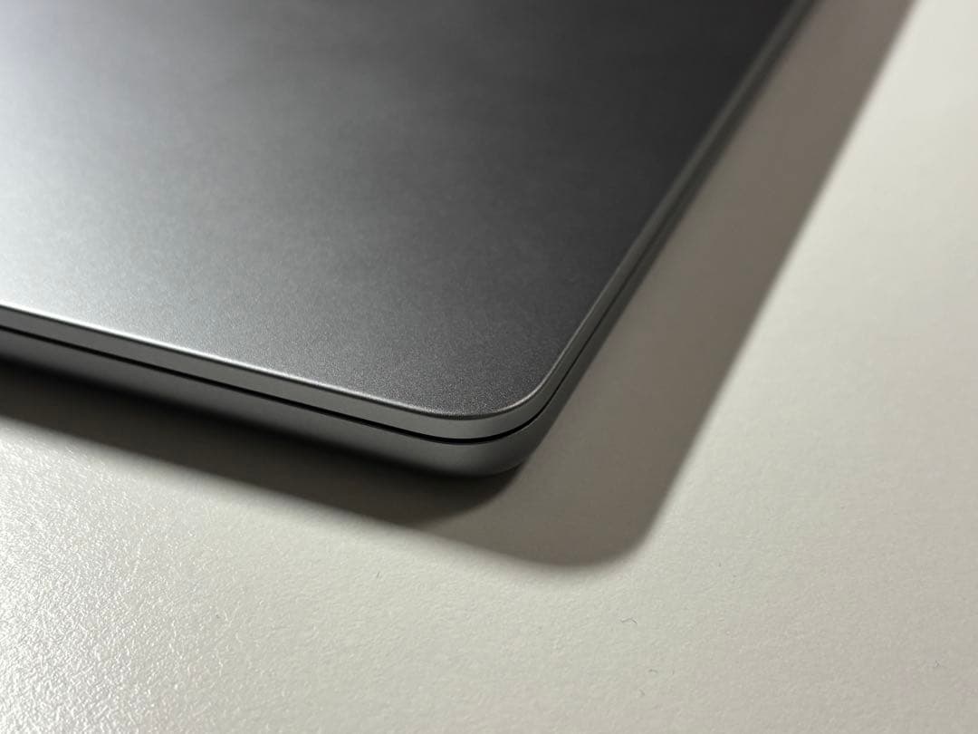 Apple MacBook 13.6インチ スペースグレー