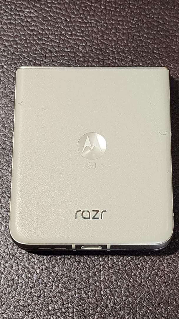 Motorola razr 50 サンドクリーム　12GB 512GB
