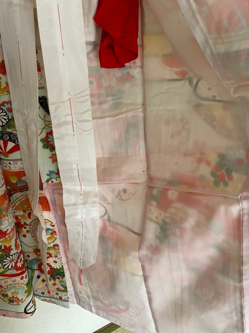 新品　未使用　高級　正絹　着物　七五三　お宮参り　しつけ付き　女子　古典柄　和柄