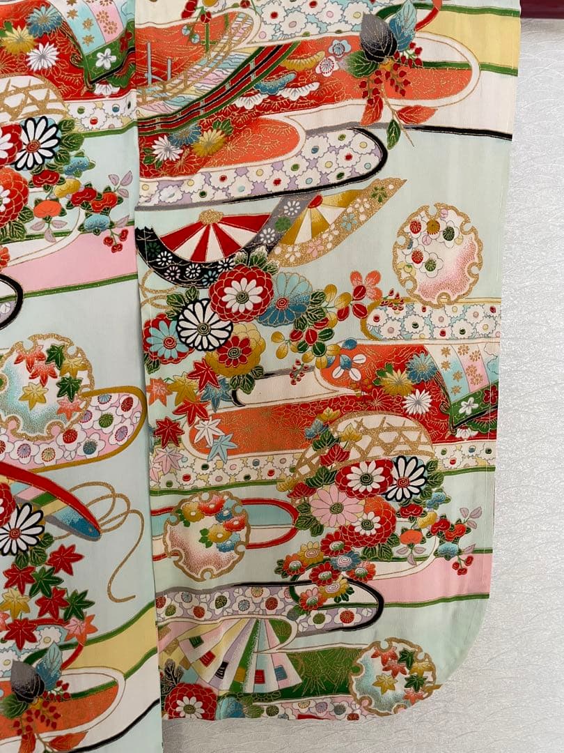 新品　未使用　高級　正絹　着物　七五三　お宮参り　しつけ付き　女子　古典柄　和柄