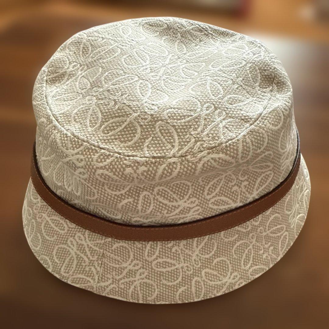 LOEWE バケットハット アイボリー