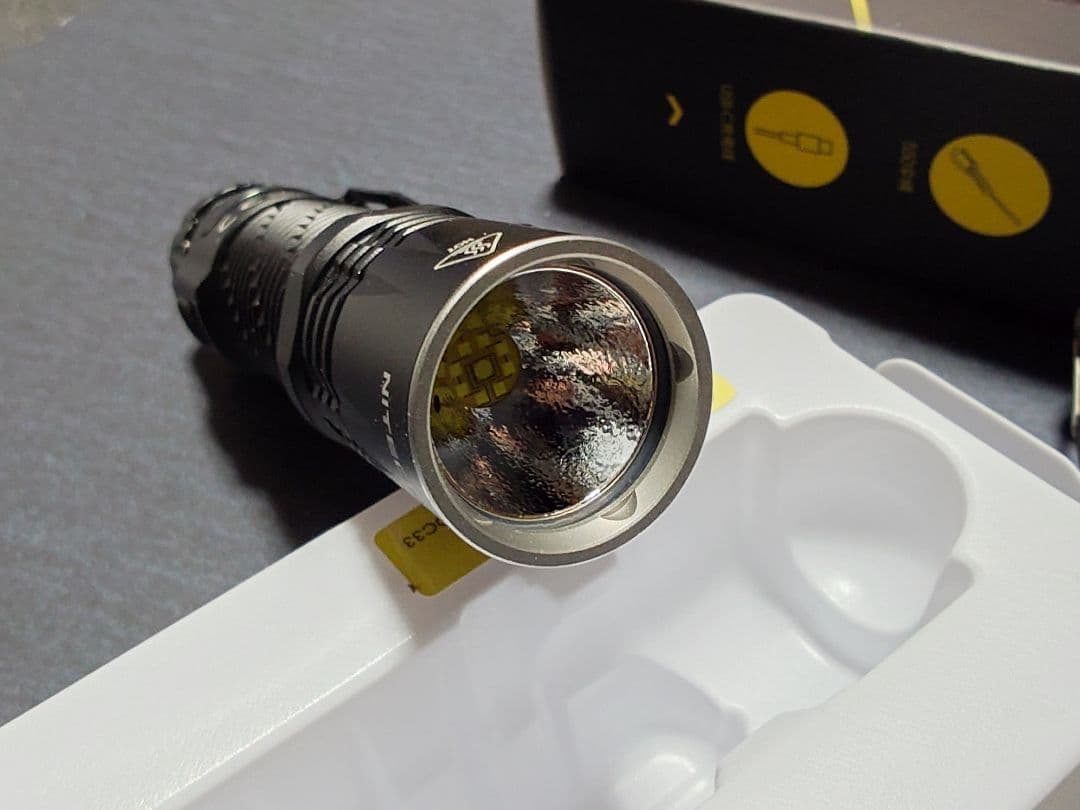 NITECORE EDC33 懐中電灯 4000ルーメン
