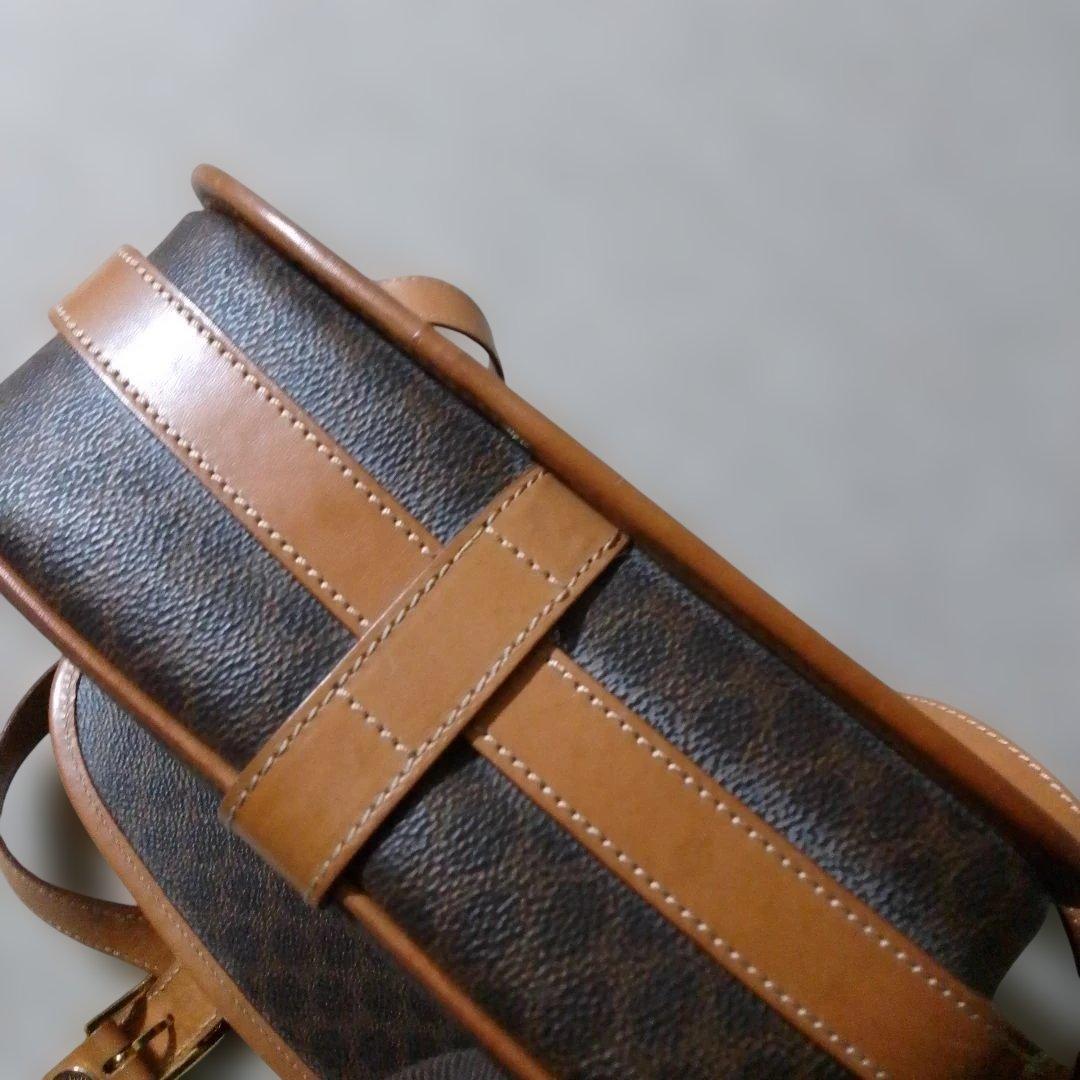 セリーヌ　ショルダーバッグ フラップ付き