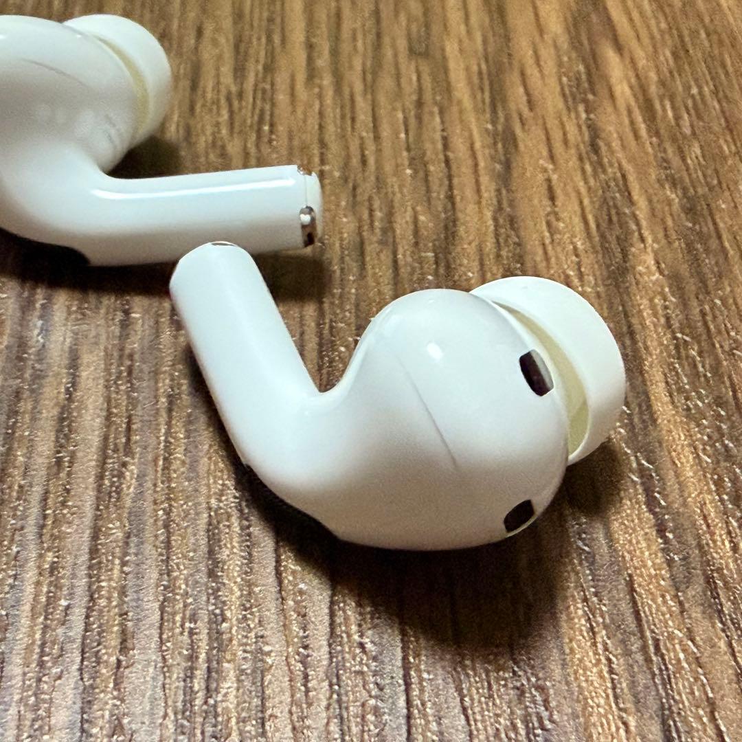 AirPods Pro 2 イヤホン 本体と専用ケース付き