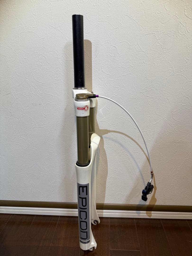 SR SUNTOUR EPCON サスペンション 26インチ クイックリリース式