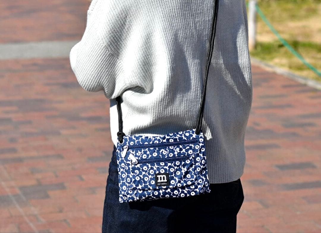 ＝新品未使用＆廃盤品＝人気完売品　マリメッコ　marimekko トラベルポーチ