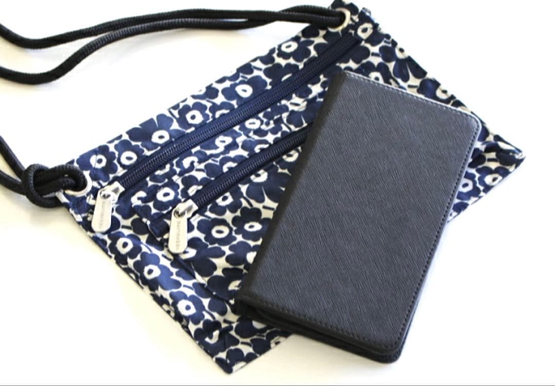 ＝新品未使用＆廃盤品＝人気完売品　マリメッコ　marimekko トラベルポーチ