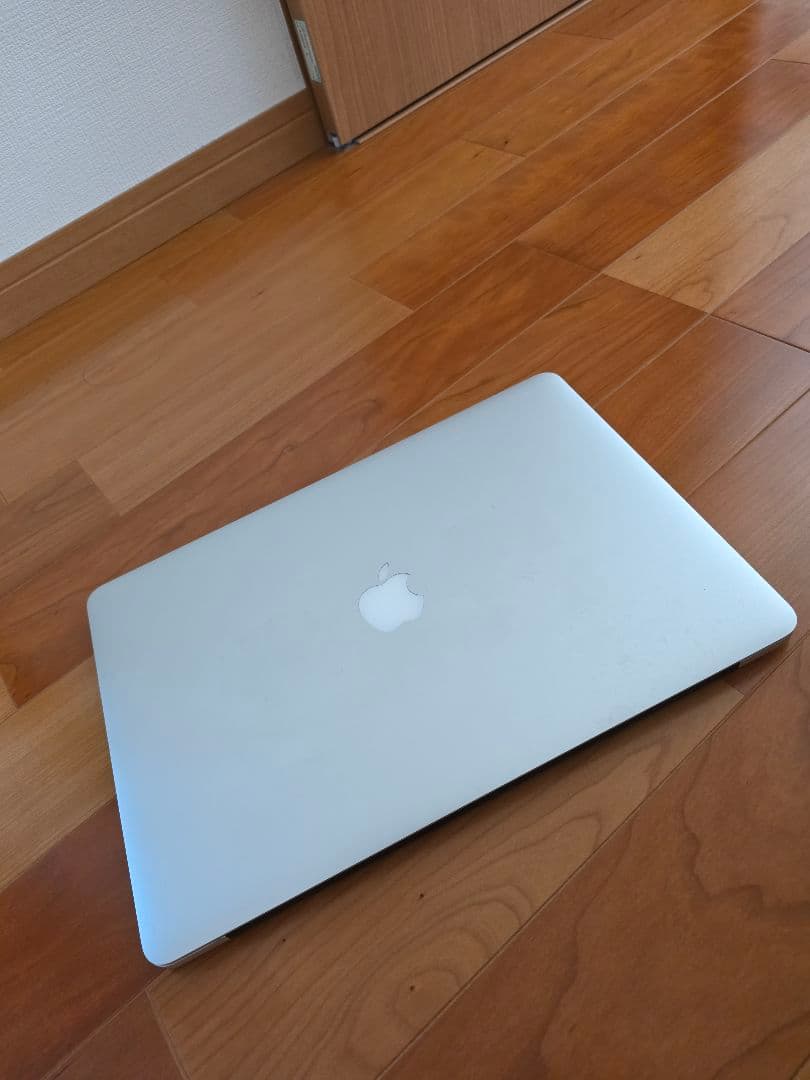 S*i様 MacBook Pro 15インチ シルバー