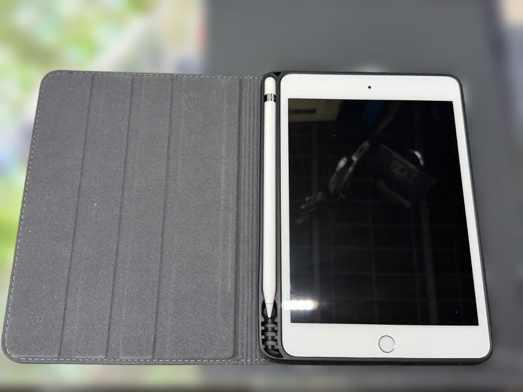 iPad mini 第5世代 シルバー 64GB セルラー おまけ付き