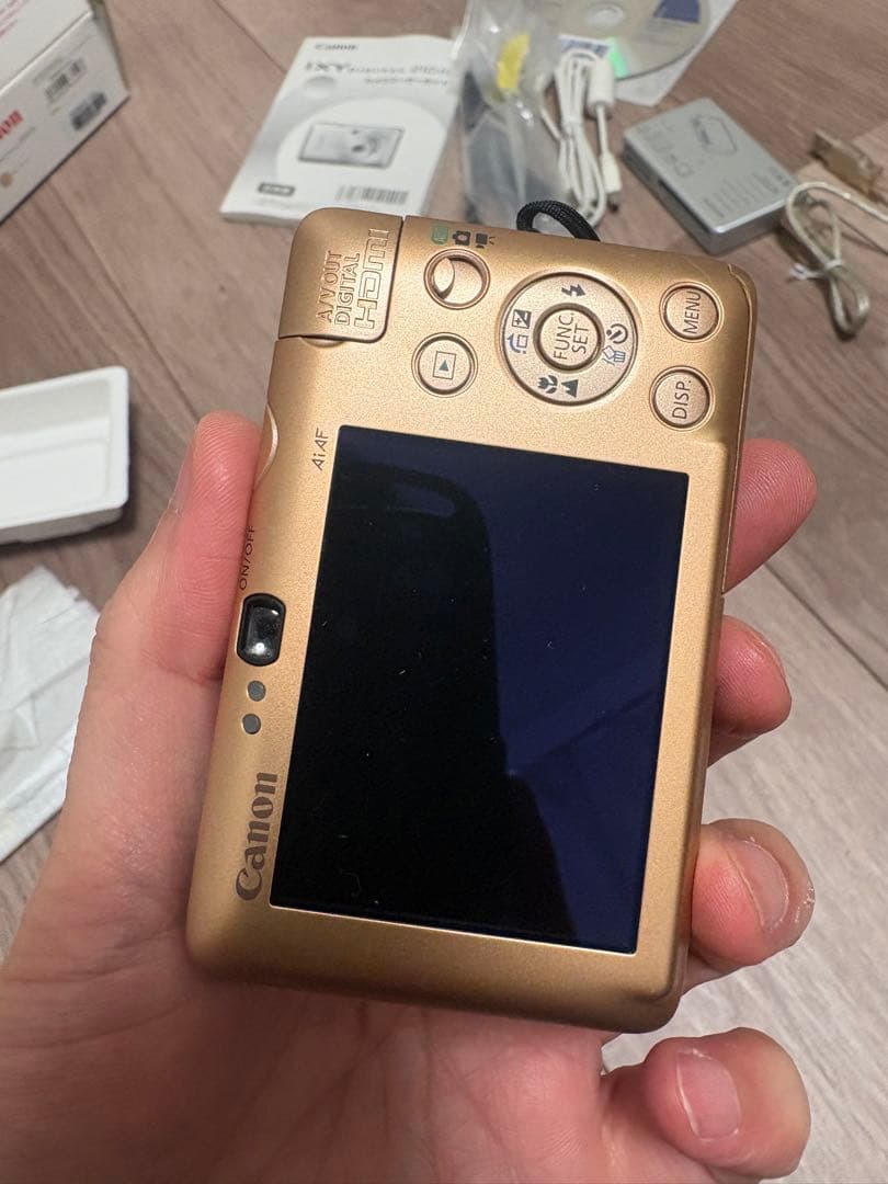 キヤノンデジカメ　Canon IXY DIGITAL 210 IS ゴールド