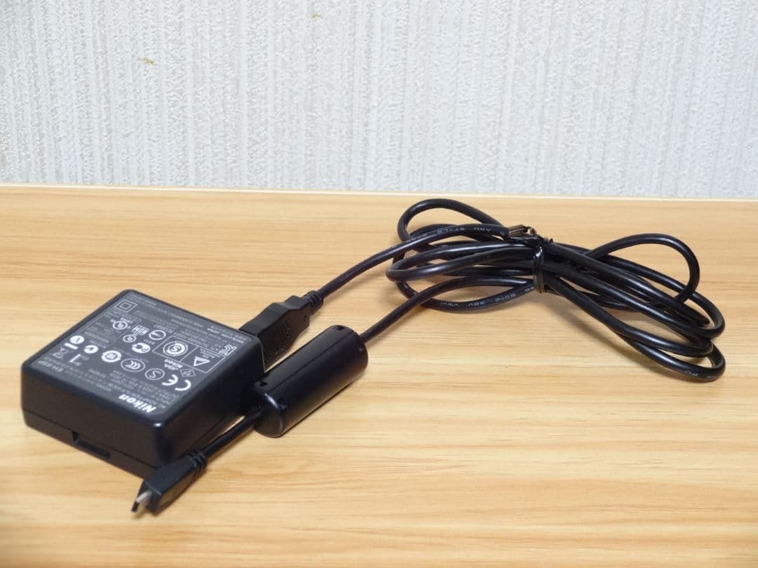 Nikon COOLPIX S3300 ストロベリーピンク