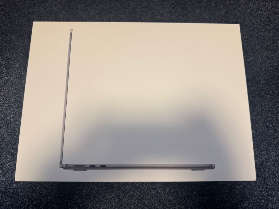 MacBook Air M2 メモリ16GB SSD256GB シルバー