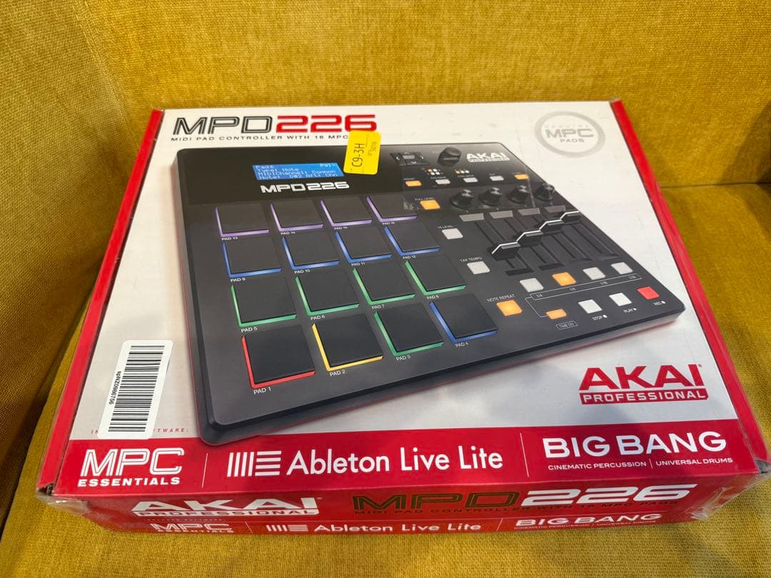 AKAI MPD226 MIDIコントローラー mpc