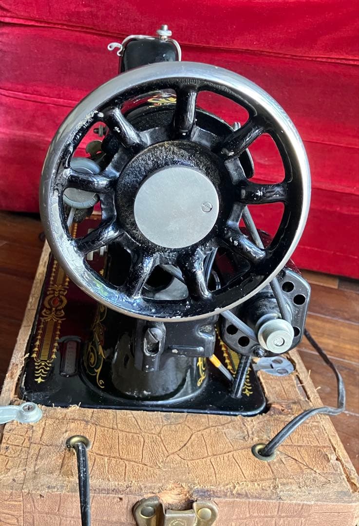 SINGER 古い電動ミシン