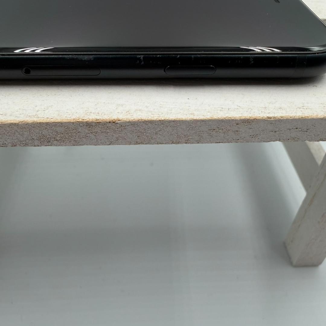 iPhone SE第3世代 64GB ミッドナイト 393