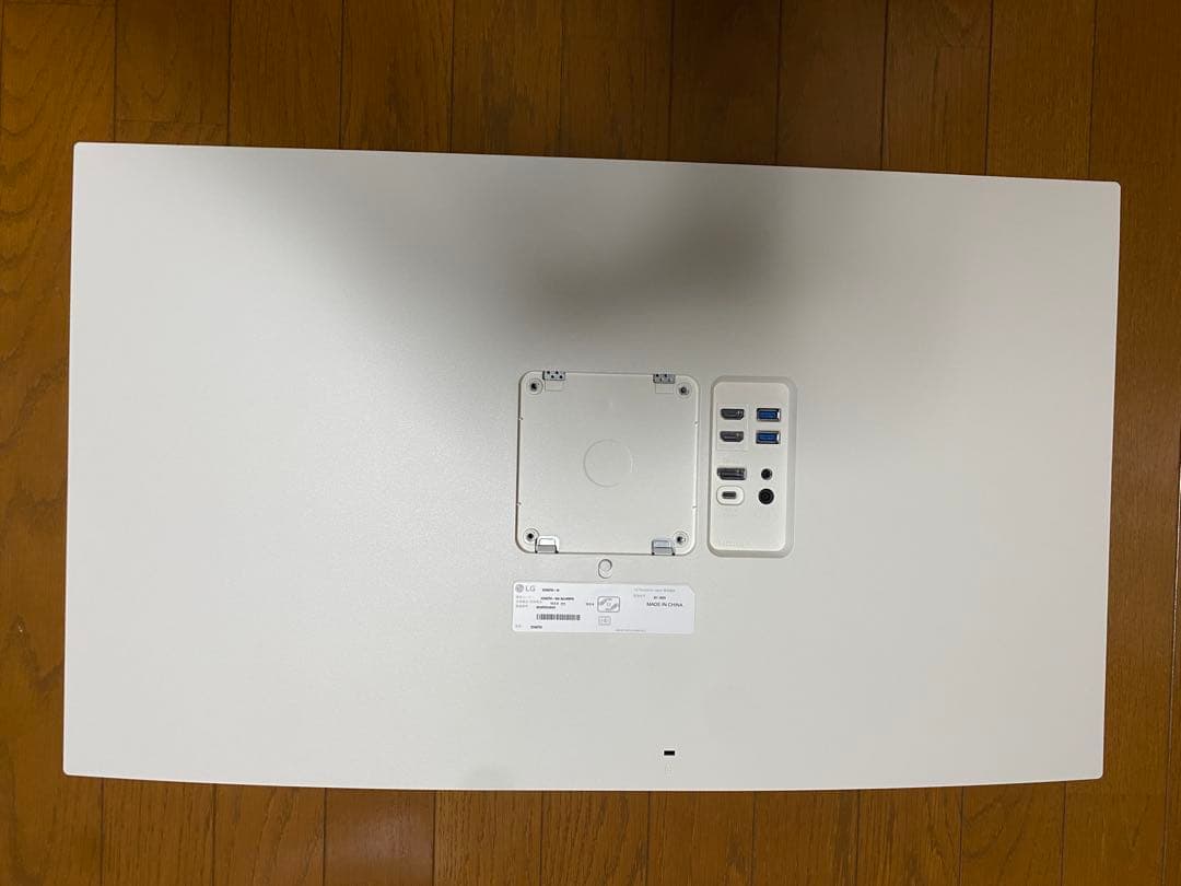 LG 32UQ750-W 31.5インチ 4k 144Hz ゲーミングモニター