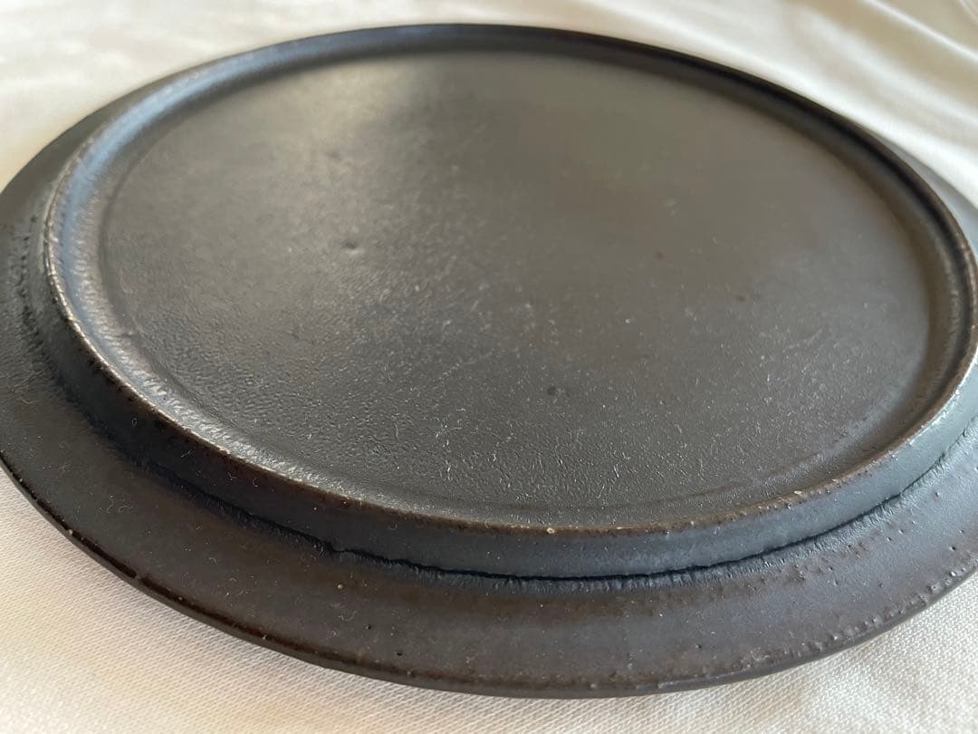 船串篤司さん 21.5cm 黒 プレート