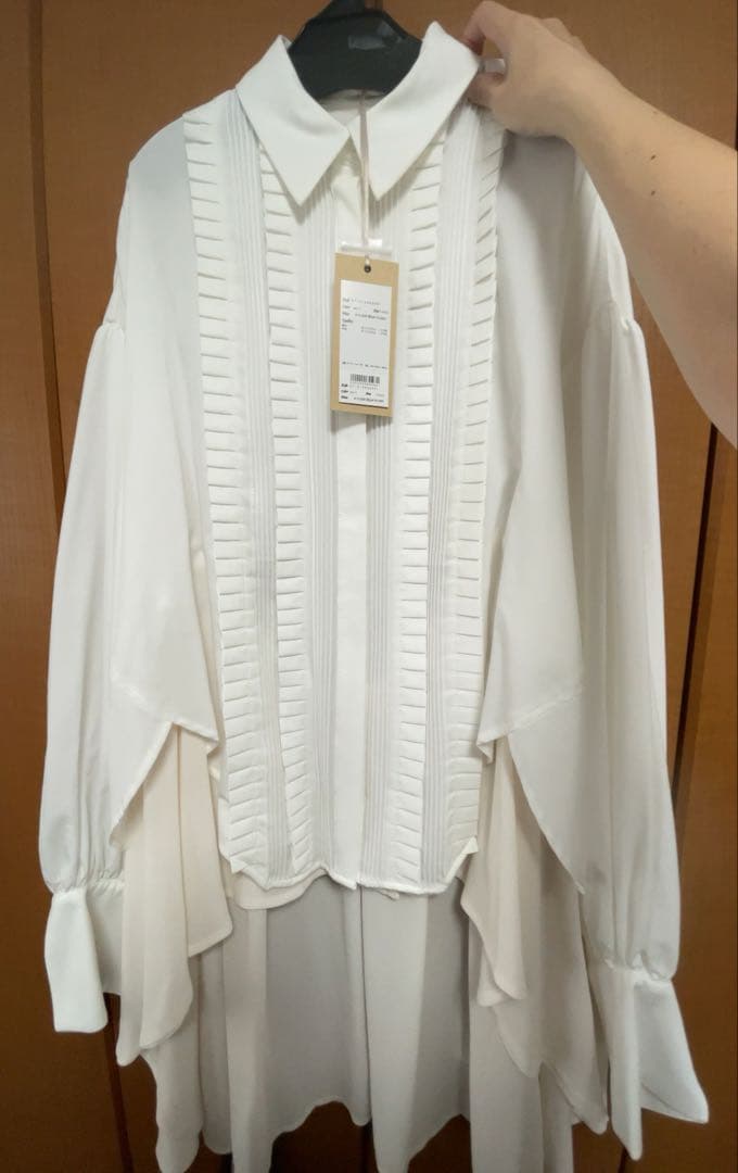 ラベルエチュード　ピンタックドレープクラシカルブラウス　ホワイト