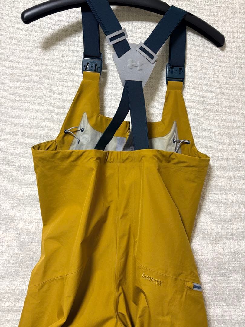 【日本未発売】アンダーアーマー ゴアテックス スキーウェアサイズSM