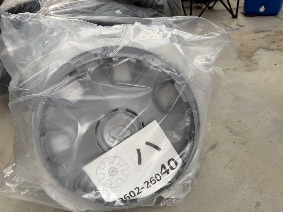 K*K様 ハイエース純正ホイールタイヤセット　新車外し