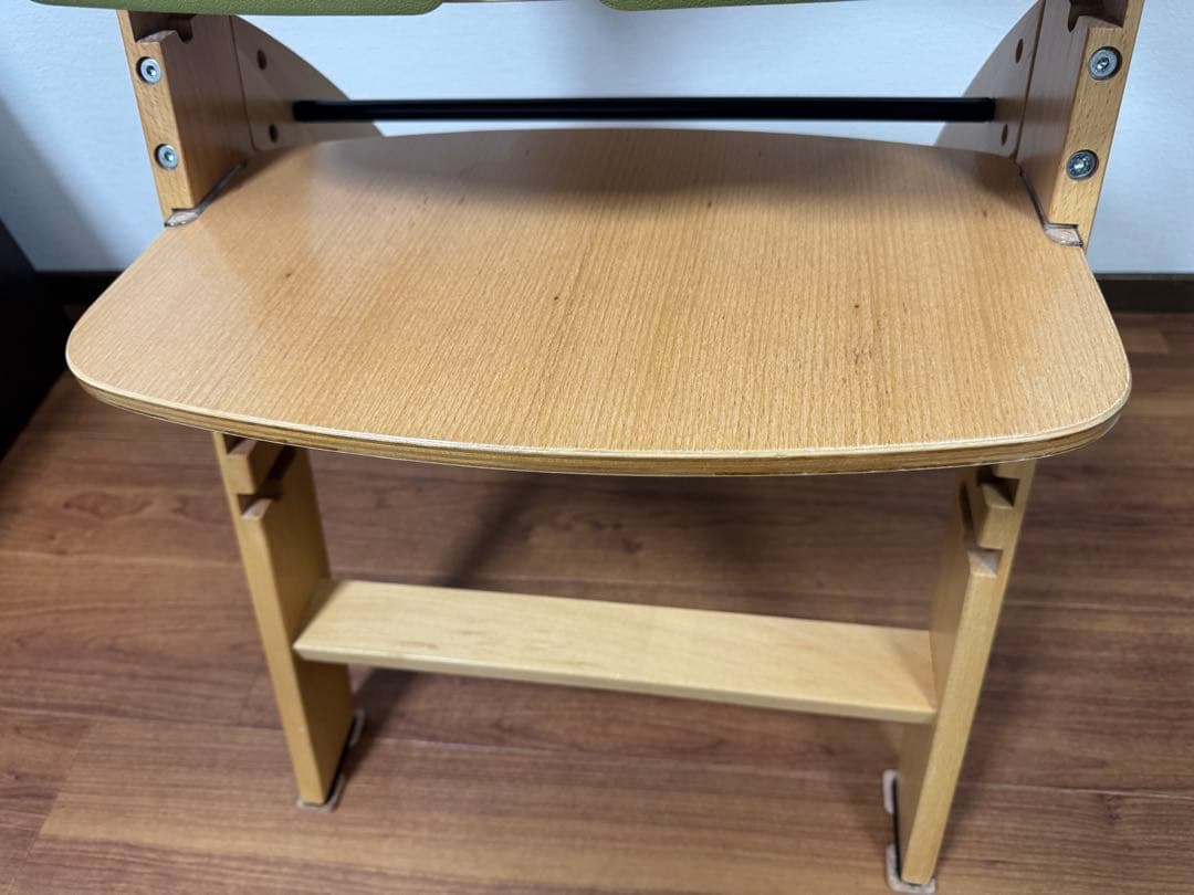 ビヨンドジュニアハイチェア Abiie オリーブ beyond 少し難あり