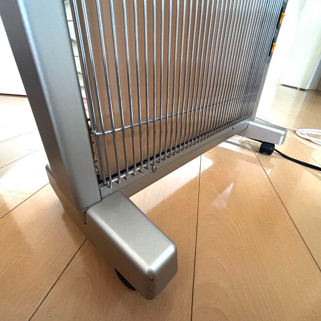 サンルミエ キュート　遠赤外線　E800LS　日本製　キャスター