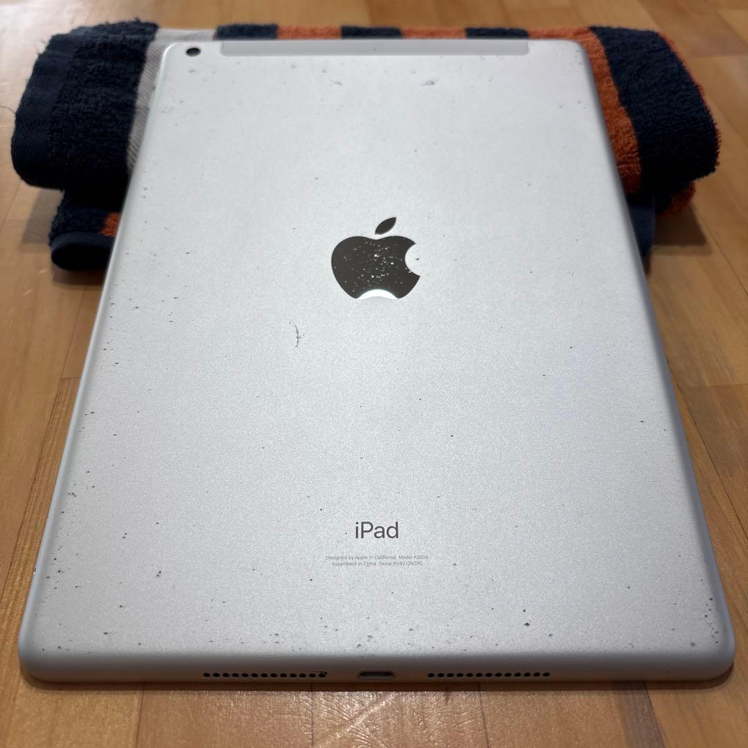 Apple iPad シルバー 本体　第9世代