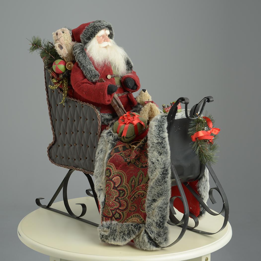 そりに乗ったサンタクロース　大きな人形　オブジェ　飾り物