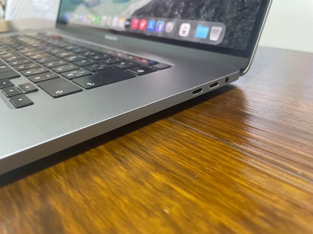 16インチ　MacBook Pro メモリ32G 7 Intel i9 2019