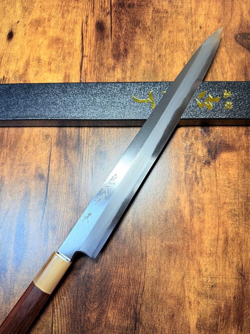 森本光一作　刺身 柳刃 青二鋼 紋鍛錬 尺一　紫檀白水牛八角柄