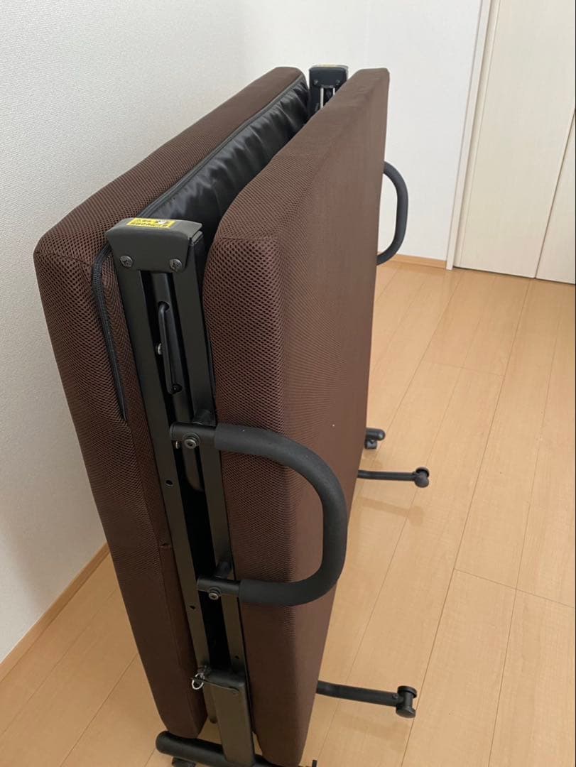 ブラウン 折りたたみベッド キャスター付き