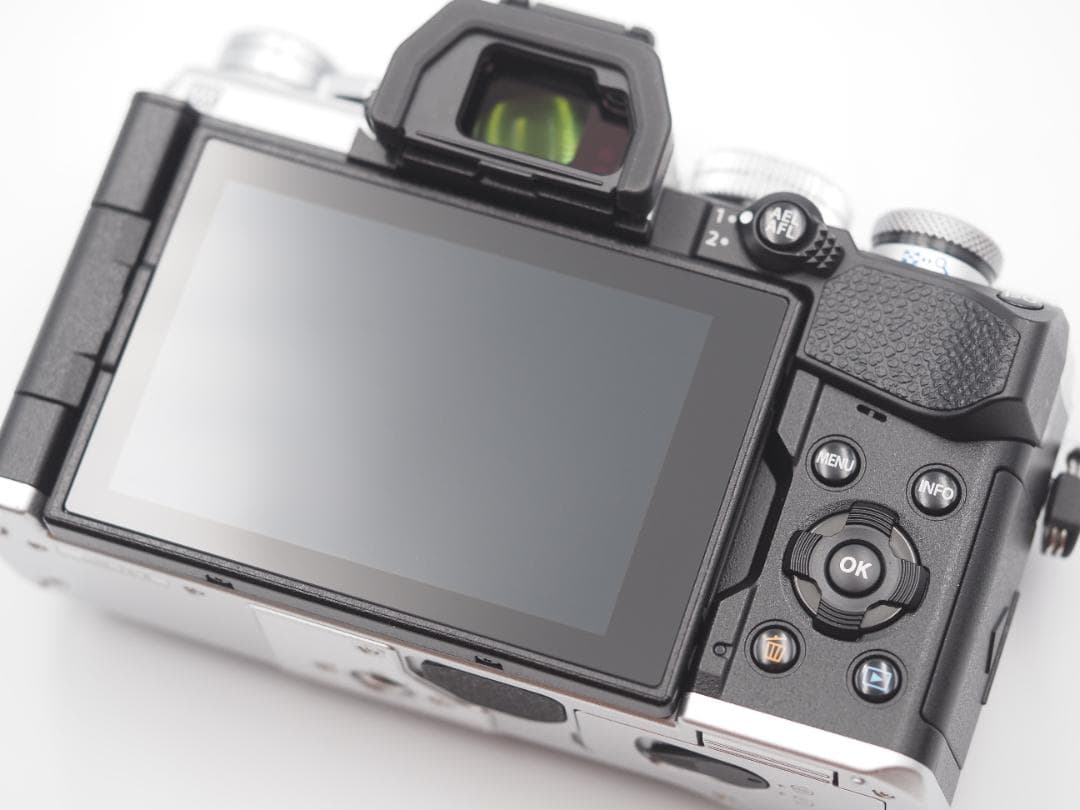 ◆値引き不可◆OLYMPUS OM-D E-M5MARKⅢ（シルバー）