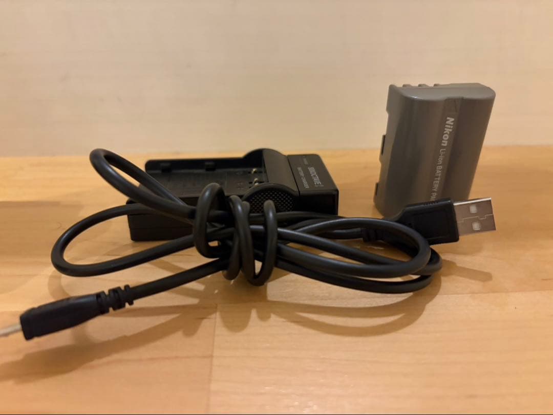 Nikon D90 デジタル一眼レフカメラ