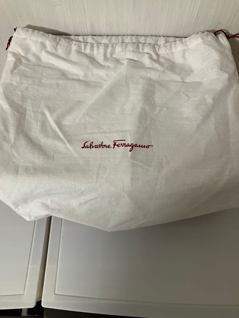 新品未使用　フェラガモ　ショルダーバッグ　AQ-217203