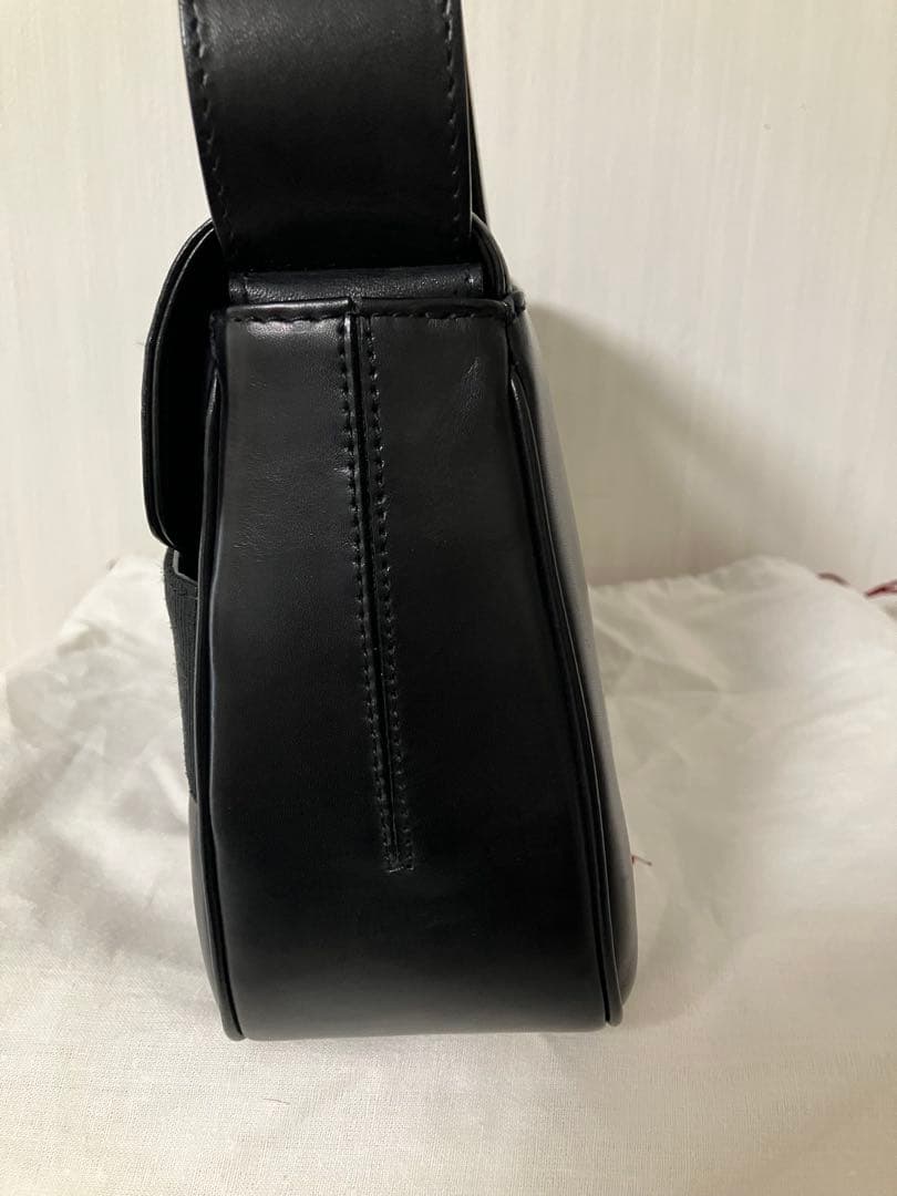 新品未使用　フェラガモ　ショルダーバッグ　AQ-217203