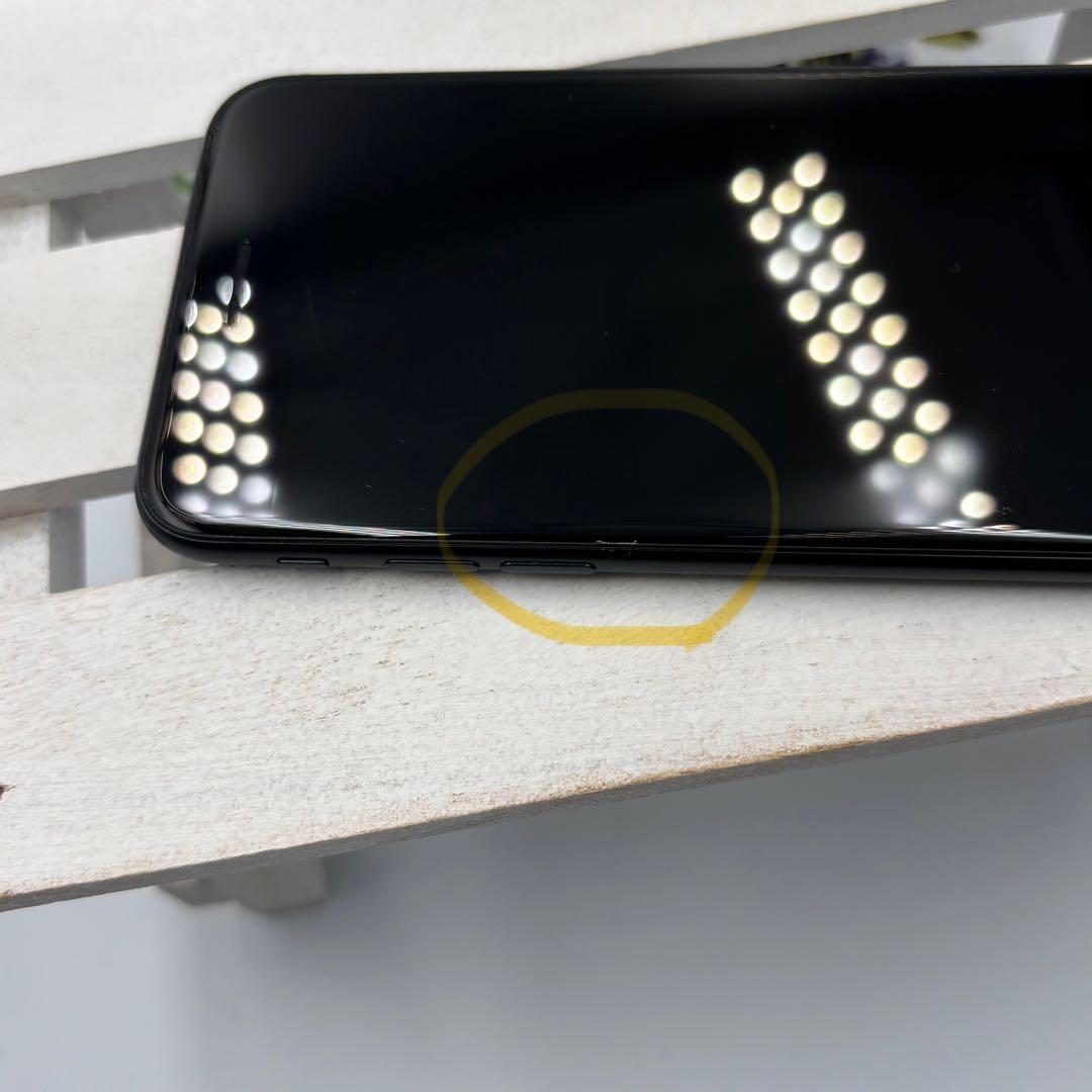 iPhone SE第3世代 128GB ミッドナイト 352