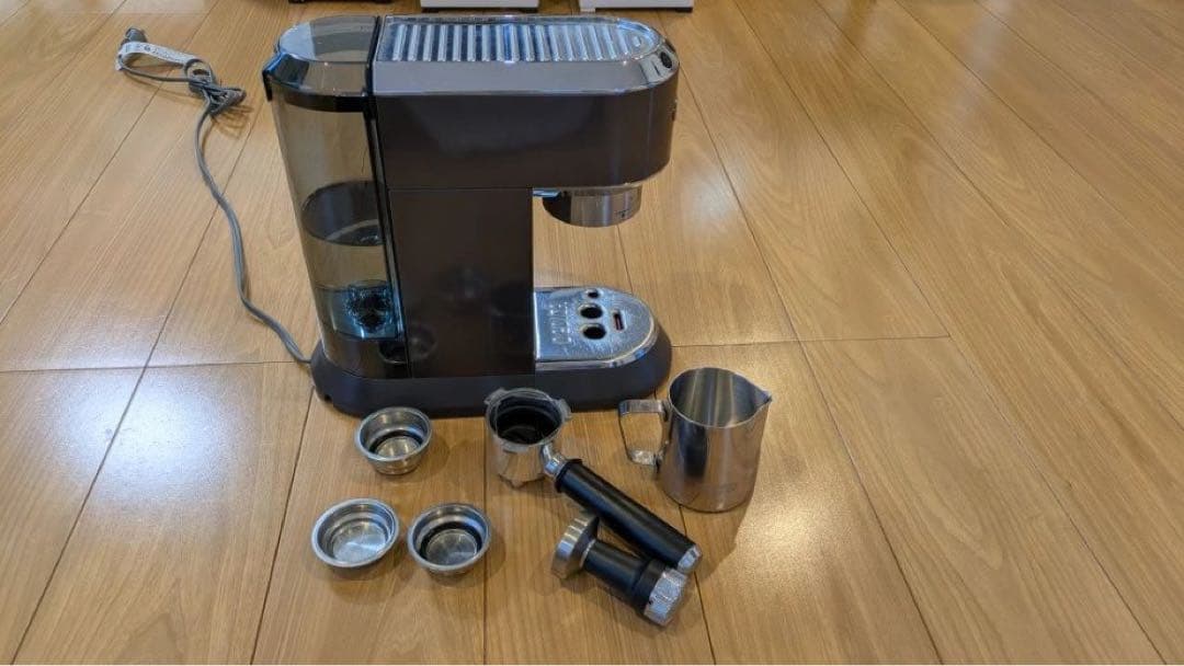De'Longhi エスプレッソメーカー デディカ アルテ EC885J-GY