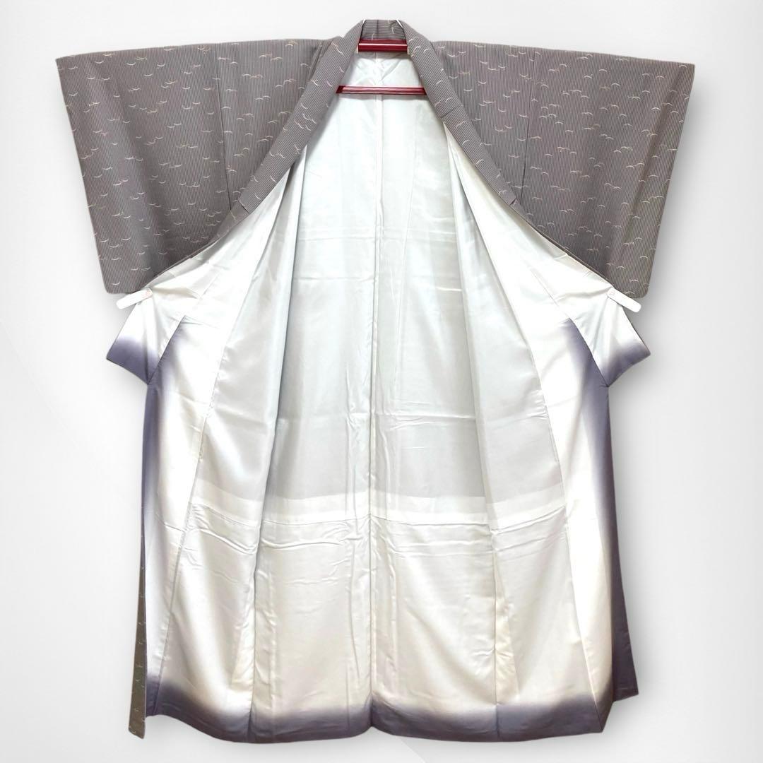 【美品✨】東レシルック　洗える着物　小紋　竹縞　露芝　灰がかった紫色　袷　B7