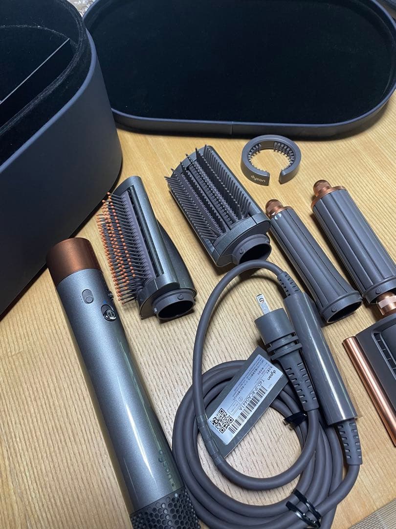 ダイソン　エアラップ ヘアスタイラー　HS05