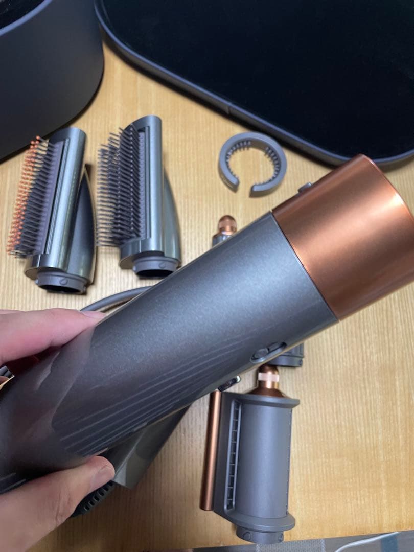 ダイソン　エアラップ ヘアスタイラー　HS05